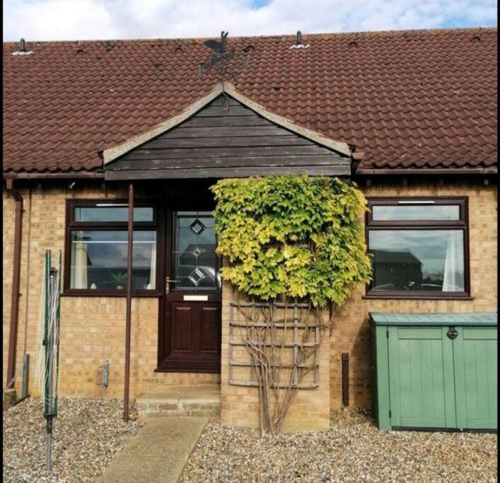 Entire Cosy Bungalow Close To Beach Heacham Exterior foto